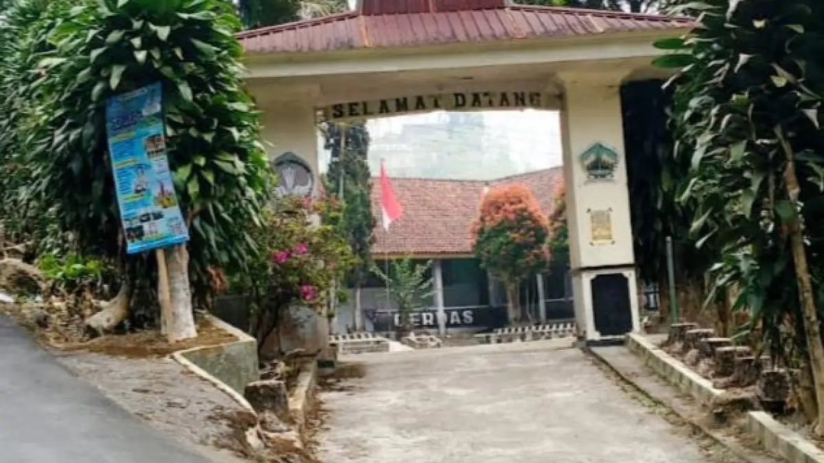 SDN 3 Blumbang di Kecamatan Tawangmangu, Karanganyar tampak lengang. (Rudi Hartono/Radar Solo)