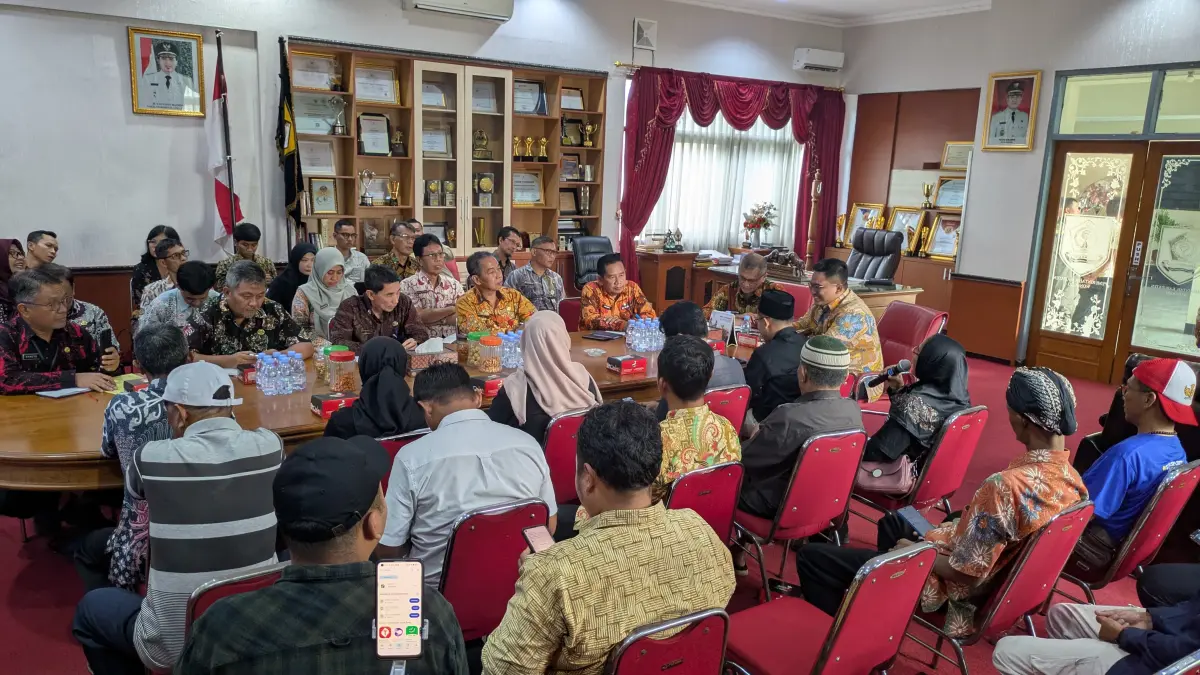 Suasana audiensi antara Paguyuban Tali Jiwa dengan Bupati Wonogiri Setyo Sukarno, Kamis (25/6/2026). (IWAN ADI/RADAR SOLO)