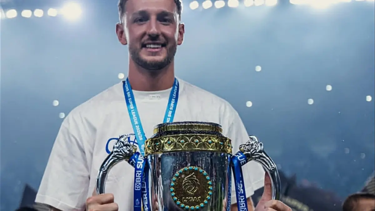 Adam Przybek ikut bawa Persib Bandung juara Super League 2026/2027. (Instagram Adam Przybek) 