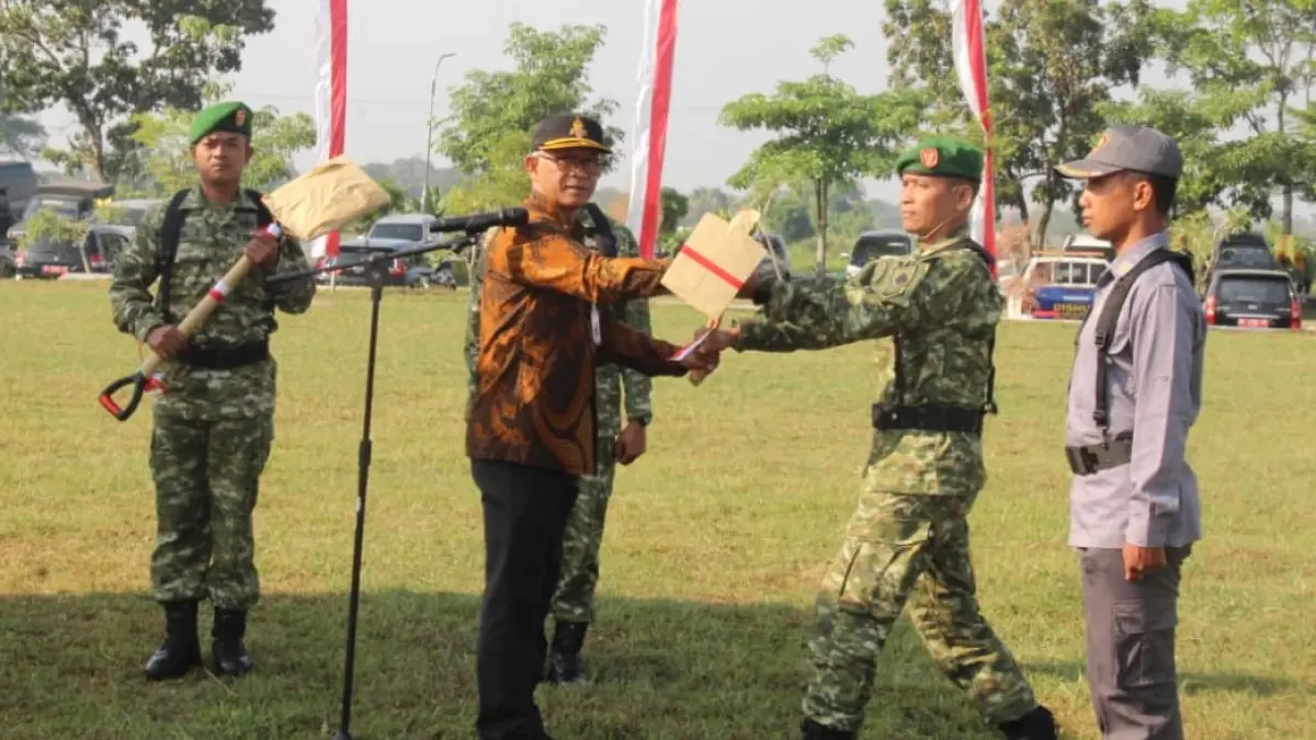 Pembukaan Karya Bhakti Mandiri Klaten Bersinar (KBMKB) Ke-34 Tahun Anggaran 2026 di Desa Malangjiwan, Kecamatan Kebonarum, Klaten. (Dokumentasi Kodim 0723/Klaten)
