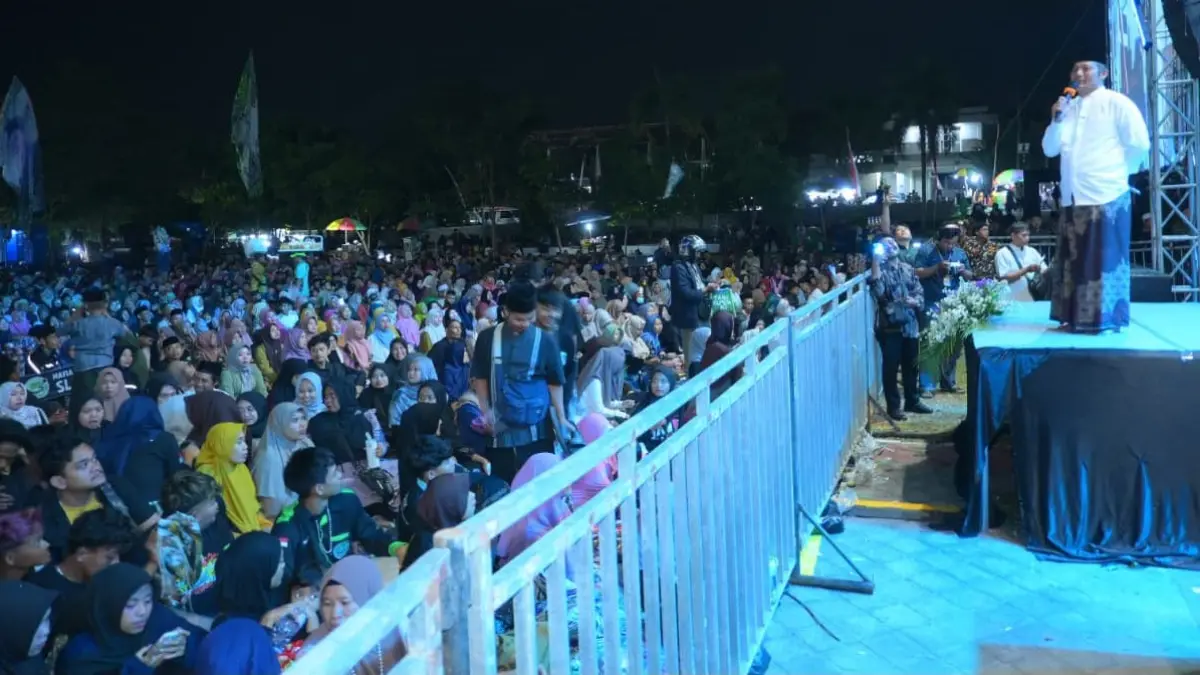 Bupati Boyolali Agus Irawan beri sambutan pada kegiatan pengajian akbar dan sholawat bersama Gus Ali Gondrong Mafia Sholawat di Alun-alun Kidul, Sabtu (27/6/2026) malam. (DOK.DISKOMINFO BOYOLALI)