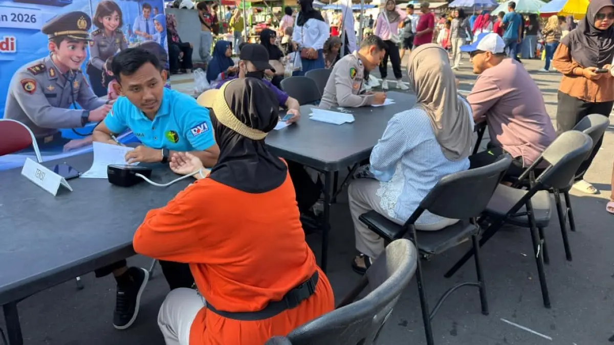 Cek kesehatan gratis digelar Polres Wonogiri di Car Free Day (CFD), Minggu (28/6/2026). (IWAN ADI/RADAR SOLO)