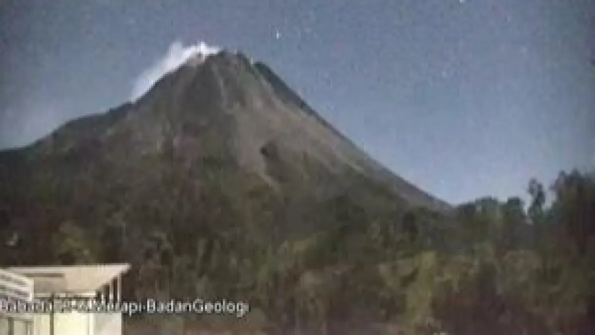 Pantauan Gunung Merapi pada pukul 23.26 WIB, Selasa (30/6/2026). (Sok BPPTKG)&nbsp;