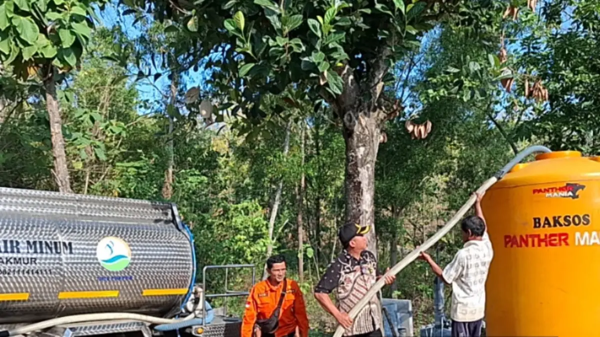 BPBD Sukoharjo mulai menyalurkan bantuan air bersih ke sejumlah wilayah yang dilanda kekeringan. (IWAN KAWUL/RADAR SOLO)