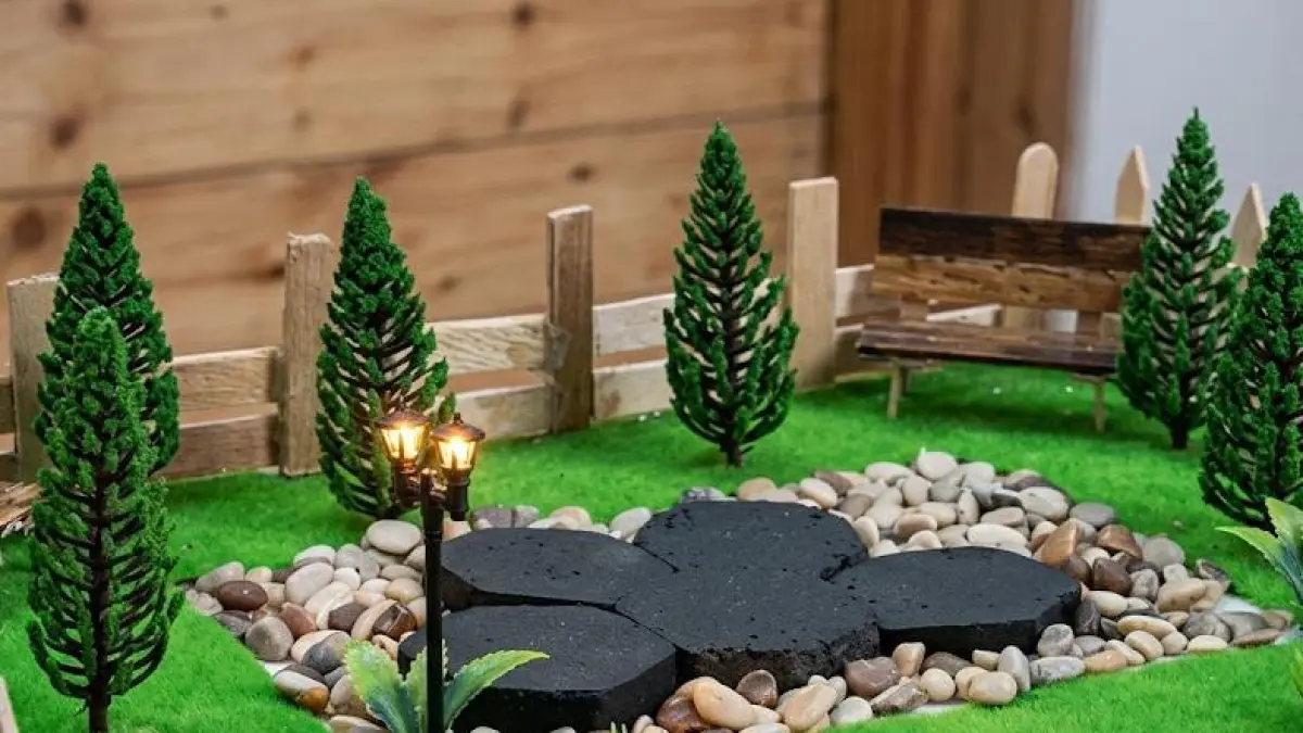 Penampakan Paven, paving block dari limbah plastik karya siswa SMK Al Islam Solo dipamerkan di ajang Krenova 2026. (DOK. PRIBADI)