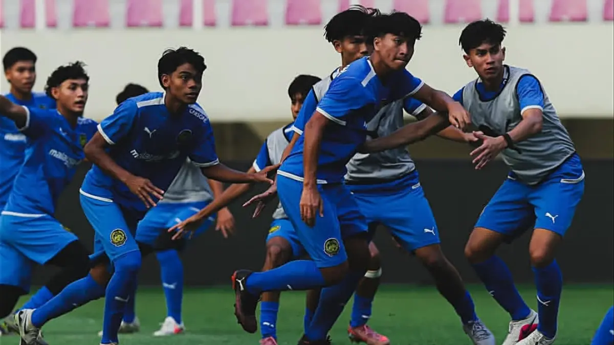 Timnas Malaysia U-17 saat jalani latihan di Stadion Manahan, Sabtu (3/7/2027). (Instagram: @famalaysia) 