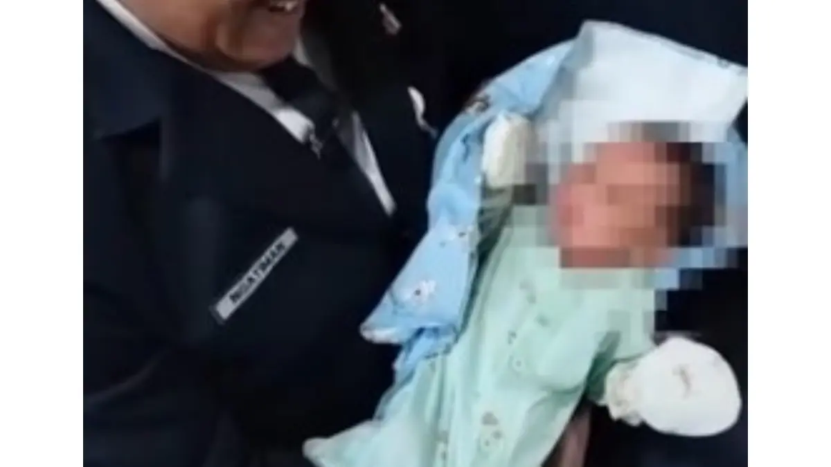 Bayi laki-laki yang ditemukan di toilet KA Sancaka, kini dirawat di RS Bhayangkara Solo.