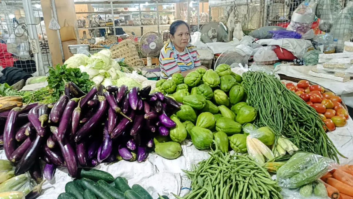 Pedagang sayur di Pasar Gede Solo tidak mau menjadi penyuplai sayur MBG. (ALFIDA NURCHOLISAH/RADAR SOLO)