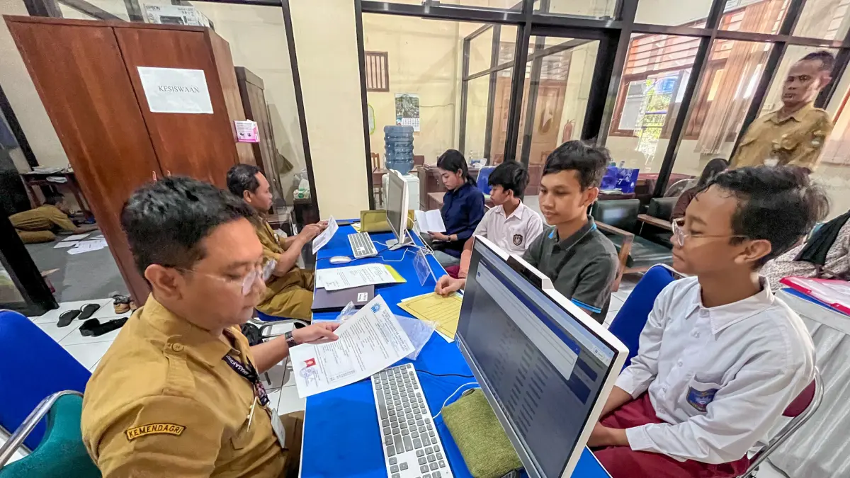 Ilustrasi Peserta SPMB 2026 di SMPN 10 Solo, belum lama ini. Praktik pelonco dan pungli dilarang selama masa pengenalan lingkungan sekolah (MPLS). (M IHSAN/RADAR SOLO)