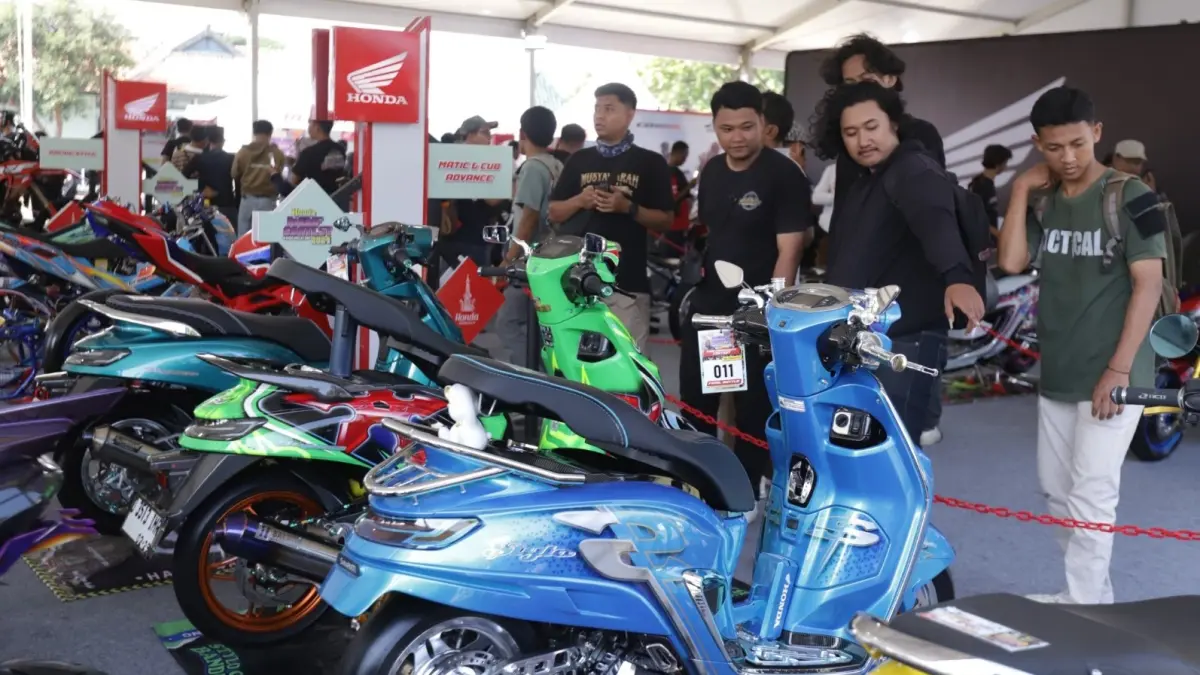 PT Astra Honda Motor (AHM) gelar Honda Modif Contest (HMC) 2026 mengusung tema utama #Ridecreation. HMC 2026 dirancang untuk mewadahi perpaduan konsep&nbsp;Modification – Entertainment – Collaboration. Event akbar itu digelar mulai 8 Agustus hingga 24 Oktober 2026 di 9 kota besar di Indonesia. (DOK.HONDA)