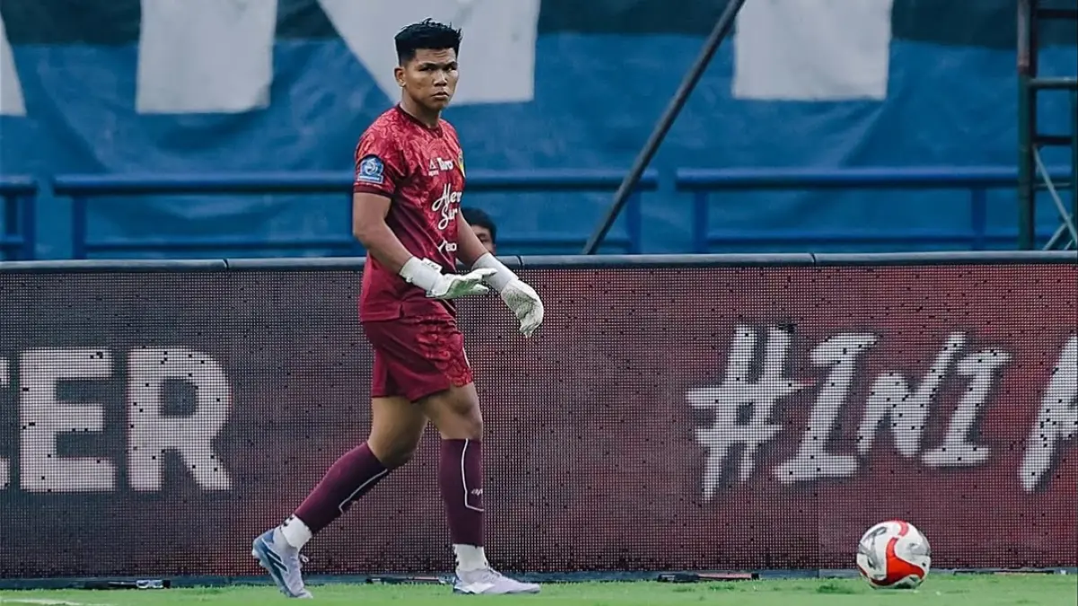 Kiper Timnas Indonesia Cahya Supriadi saat membela PSIM.l Jogja di Super League. (instagram Cahya Supriadi)