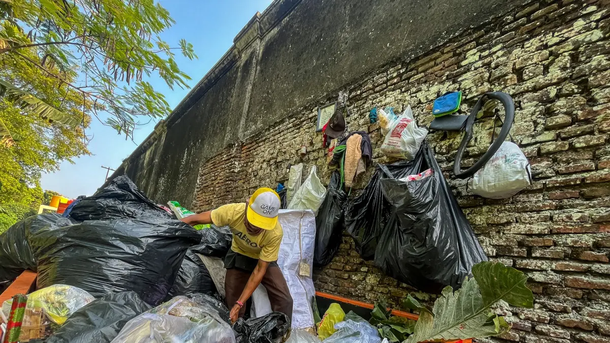 Pemilahan sampah mandiri di Kelurahan Gajahan. (M Ihsan/Radar Solo)