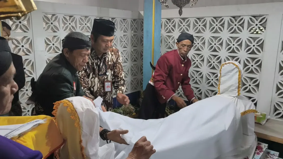 Berbeda Dari Tahun Lalu, Tradisi Buka Luwur Makam Syech Maulana Ibrahim Maghribi Diawali Sedekah Tuk (Abdul Khofid/Radar Solo)