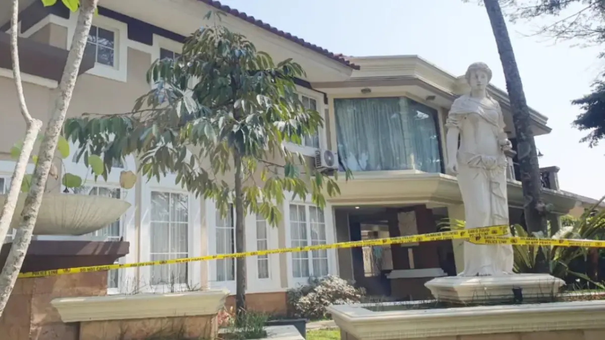 Rumah mewah di Sentul, Bogor milik Jampidsus Febrie Adriansyah yang digeledah polisi. (RADAR BOGOR)
