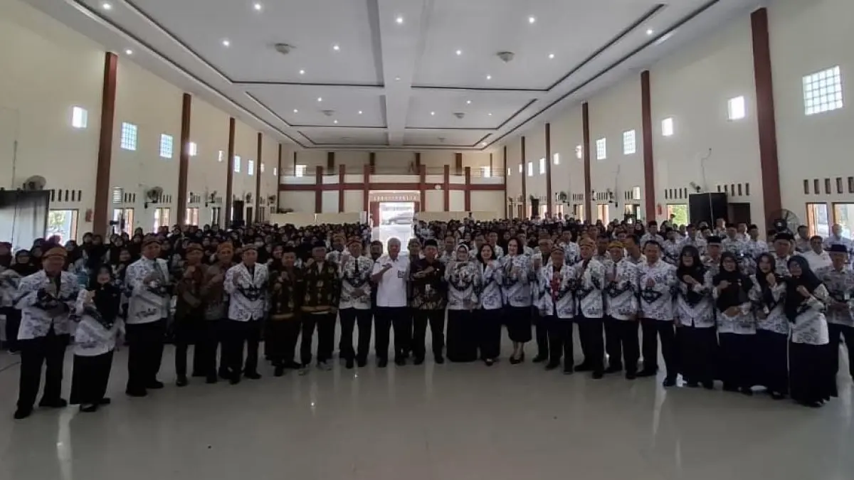 Sejumlah guru saat mengikuti Penerapan Bahasa Jawa yang Benar dan Tepat dalam Kehidupan Bermasyarakat. (Rudi Hartono/Radar Solo) 