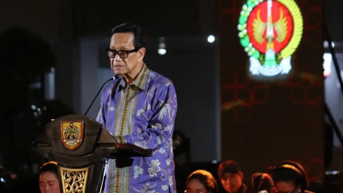 Sri Sultan Hamengku Buwono X saat kunjungan ke Sragen, Kamis (9/7/2026). (Ahmad Khairudin/Radar Solo) 