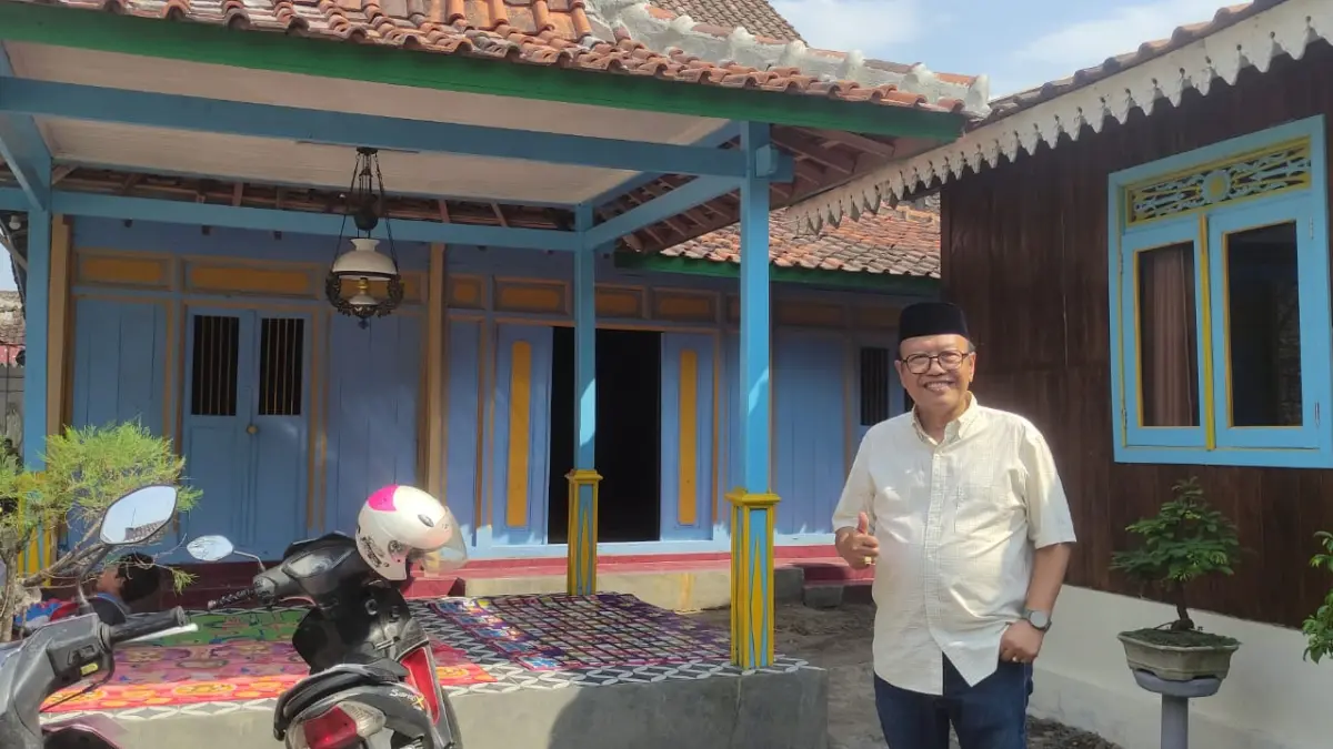 Ananta Wahana, mantan anggota DPR RI yang pulang kampung ke Solo dan berupaya memberdayakan masyarakat lewat Omah Leluhur di Kelurahan Jagalan, Jebres, Kota Solo. (TRI WAHYU/RADAR SOLO)