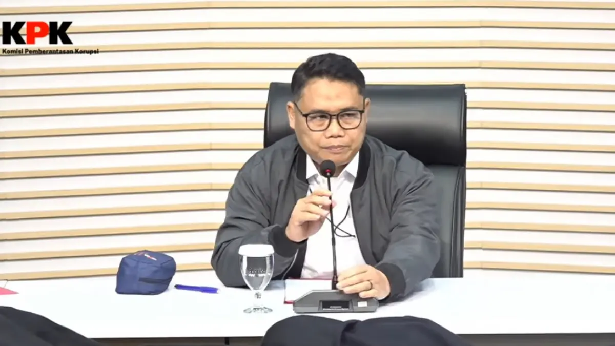 Deputi Penindakan dan Eksekusi KPK Asep Guntur Rahayu beri keterangan pers, Sabtu (11/7/2026). (TANGKAPAN LAYAR) 