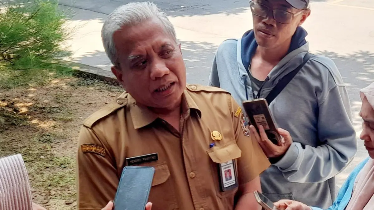 Kepala Disdikbud Karanganyar Hendro Prayitno. (Rudi Hartono/Radar Solo) 