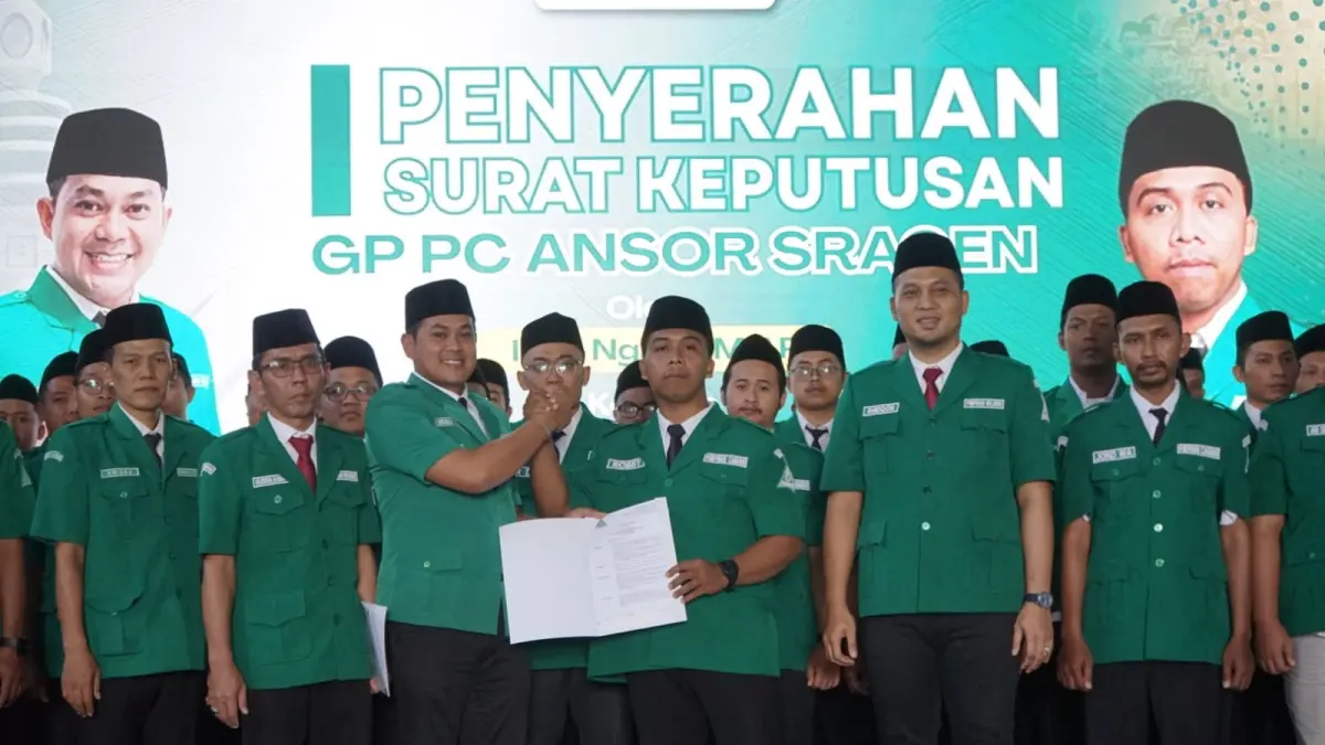 Pengurus baru GP Ansor Sragen periode 2025–2029 dilantik. (Ahmad Khairudin/Radar Solo)