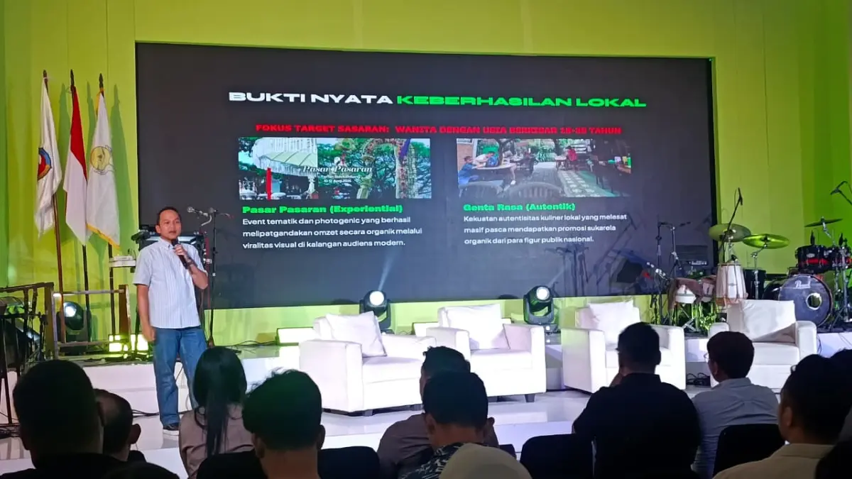 Wali Kota Solo Respati Ardi saat penutupan Solo Champions and Impact Festival, Minggu (12/7). (ALFIDA NURCHOLISAH/RADAR SOLO)