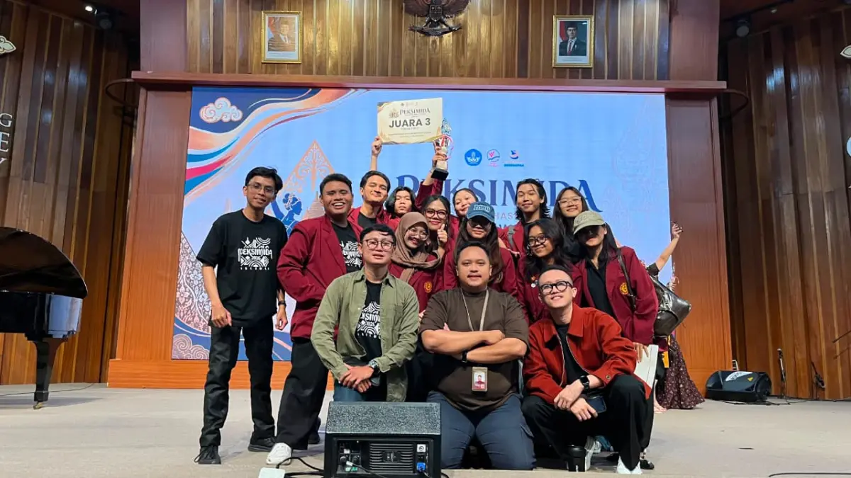Paduan Suara Divina Etnika dari Institut Seni Indonesia (ISI) Solo juara III Pekan Seni Mahasiswa Daerah (Peksimida) Jawa Tengah 2026 di UKSW Salatiga. (Dok. Pribadi)