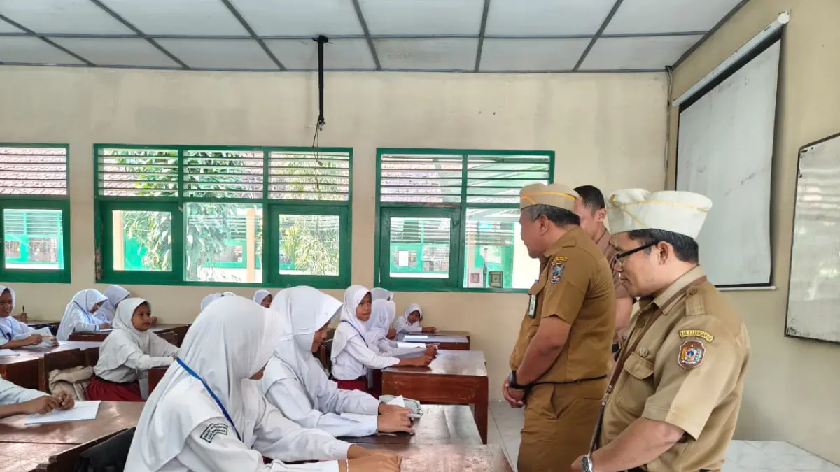 Pelaksanaan masa pengenalan lingkungan sekolah (MPLS) salah satu SMPN di Karanganyar. (Rudi Hartono/Radar Solo)