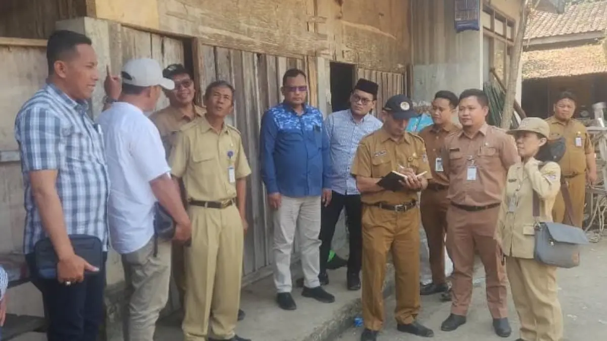 Komisi C DPRD Karanganyar sidak pengelolaan sampah di Pasar Jungke Karanganyar, Selasa (14/7/2026). (Rudi Hartono/Radar Solo)