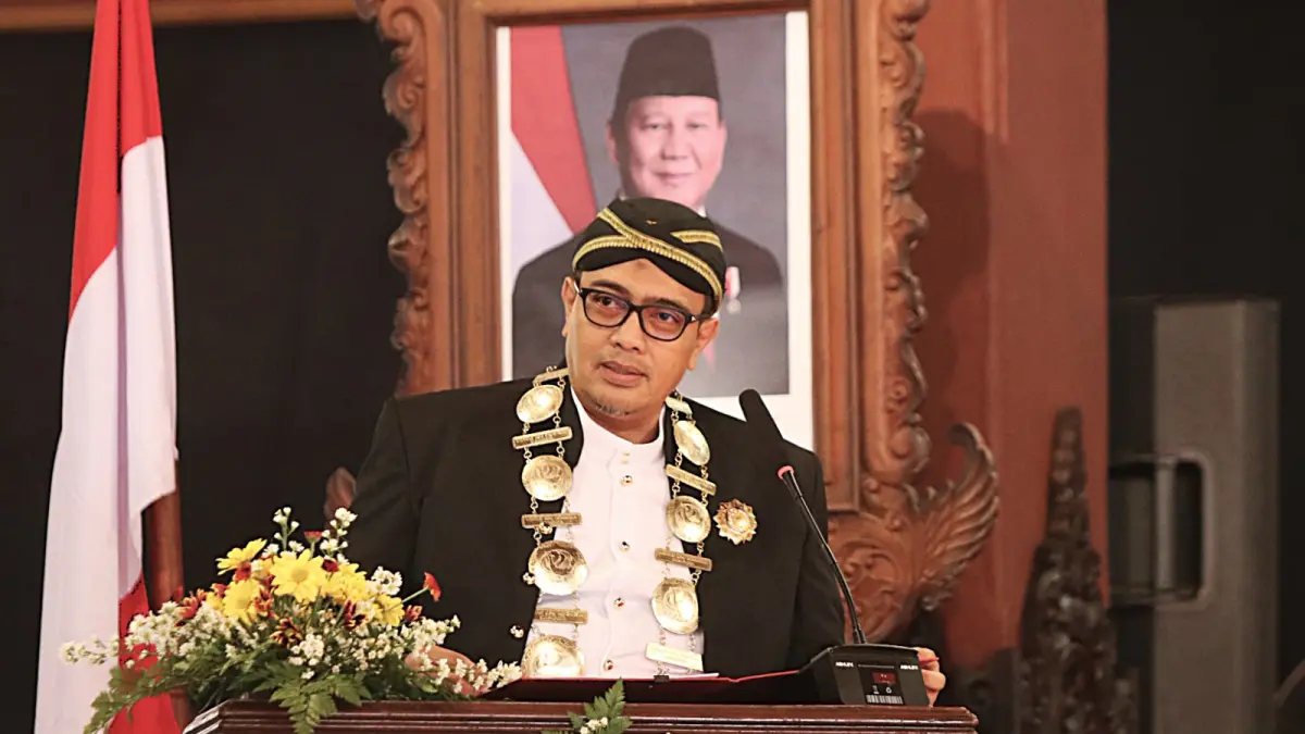 Rektor ISI Surakarta Bondet Wrahatnala