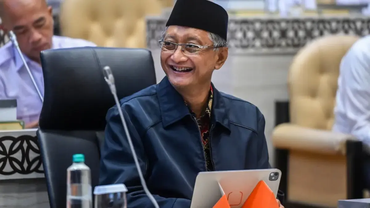 Menteri Pekerjaan Umum (PU) Dody Hanggodo bersiap mengikuti rapat kerja dengan Komisi V DPR di Kompleks Parlemen, Senayan, Jakarta, Selasa (7/4/2026). ANTARA FOTO/Rivan Awal Lingga/sgd