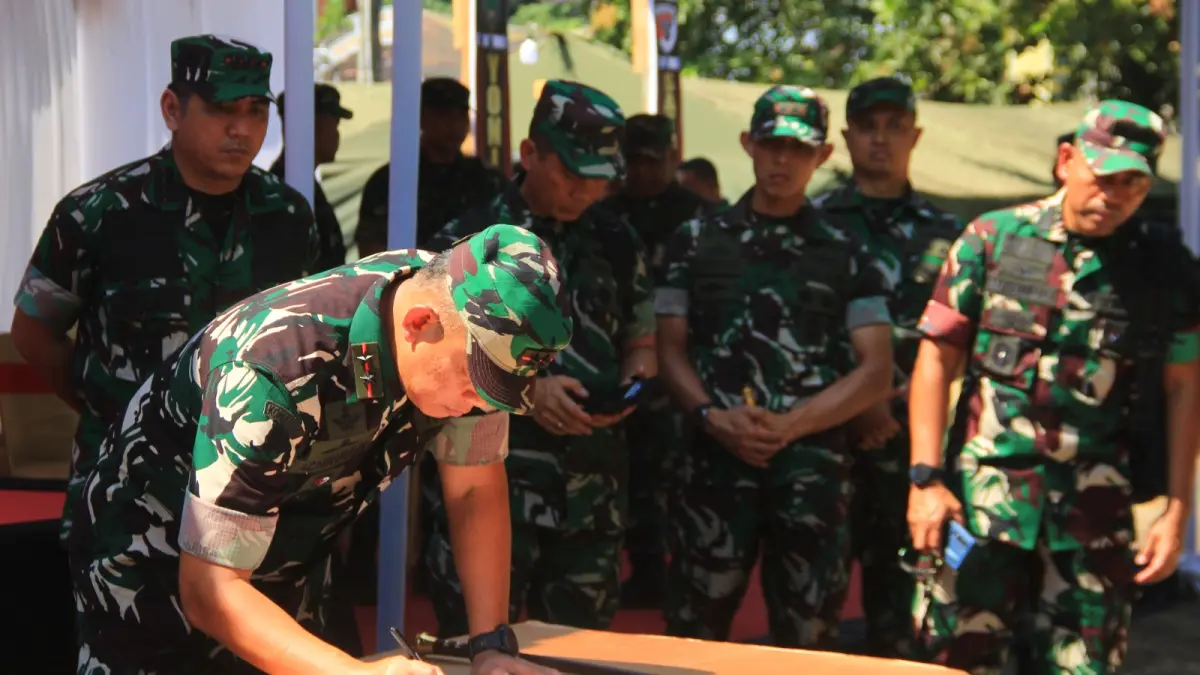 Pangdam IV/Diponegoro Mayjen TNI Achiruddin saat melaksanakan kunjungan kerja di wilayah teritorial Kodim 0725/Sragen, Jumat (17/7/2026). (Ahmad Khairudin/Radar Solo)