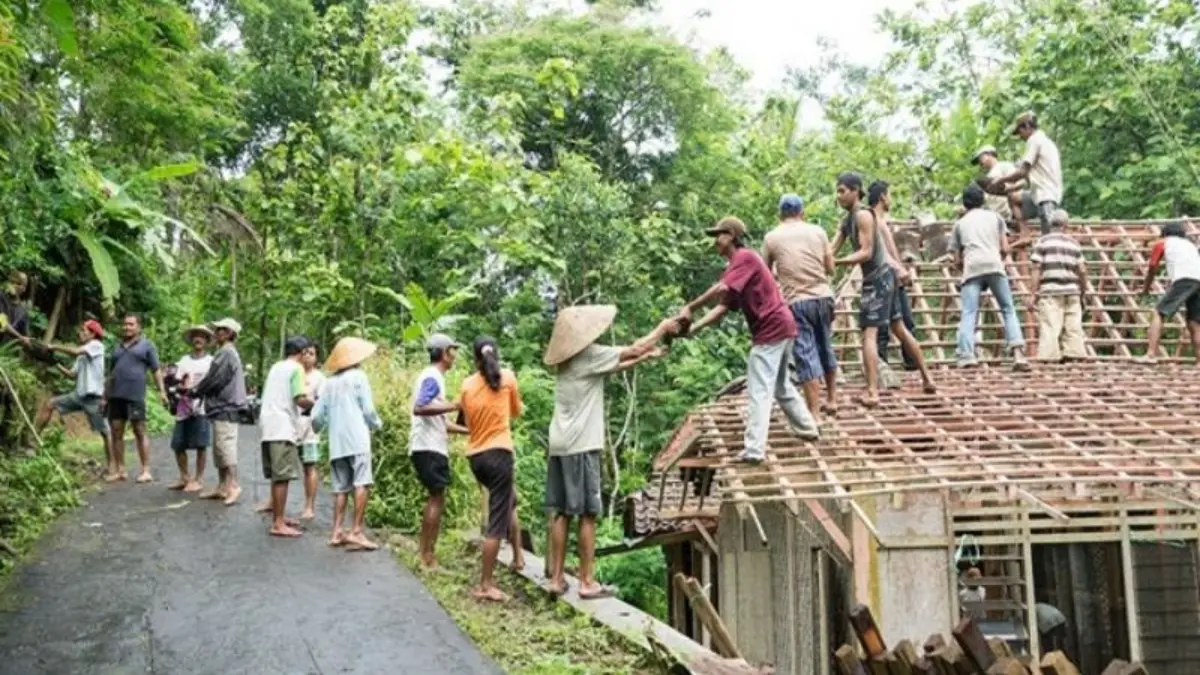 Kekayaan bahasa Indonesia tecermin dari kata seperti mudik & gotong royong yang sulit diterjemahkan pas ke bahasa Inggris. Gambar: Pinterest.