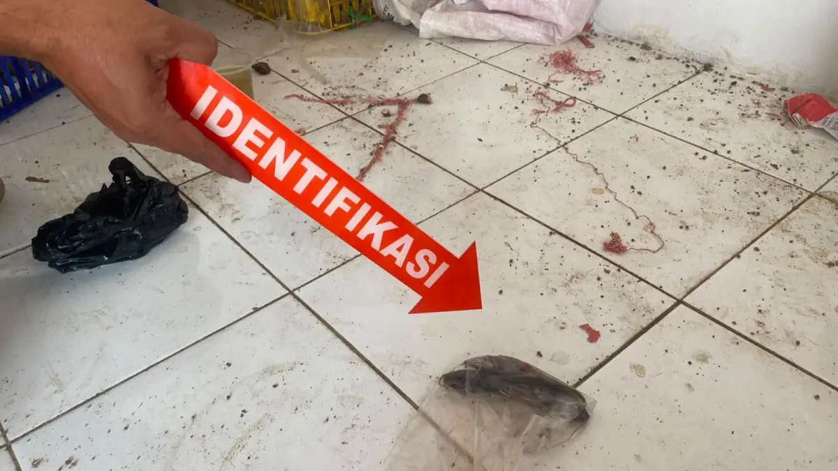 Sampel ikan lele milik KDKMP Ngablak, Wonosamodro, Boyolali yang mati diduga diracun. (DOK.POLSEK WONOSEGORO)