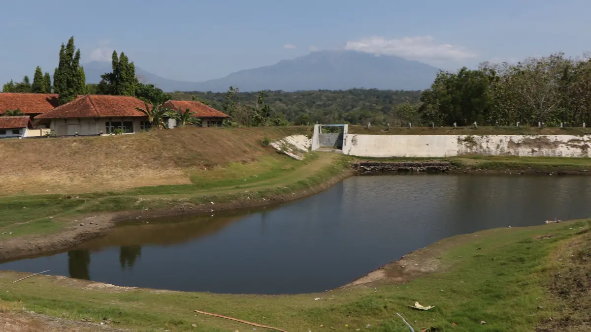 Kondisi Embung Trosobo, Desa Trosobo, Kecamatan Sambi, Boyolali, Selasa (21/7/2026). (ARIEF BUDIMAN/RADAR SOLO)