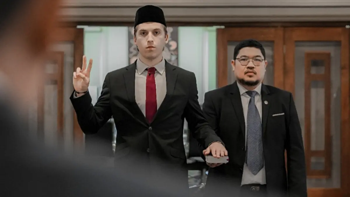Luke Anthony Vickery resmi jadi WNI. (Dok. Republik Indonesia) 