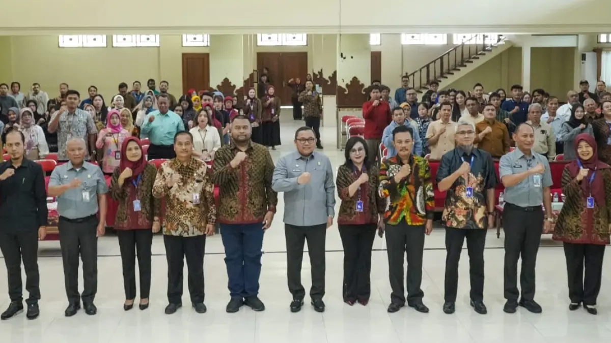 Fakultas Hukum Universitas Surakarta (UNSA) menggelar Seminar Nasional bertajuk "Revolusi Industri 5.0 dan Tantangan Hukum HKI: Melindungi Karya Kreatif Generasi Muda dari Ancaman Pelanggaran Digital" di Auditorium Prof. Dr. H.S. Brodjosudjono, Universitas Surakarta, Selasa (21/7/2026). (DOK.UNSA)