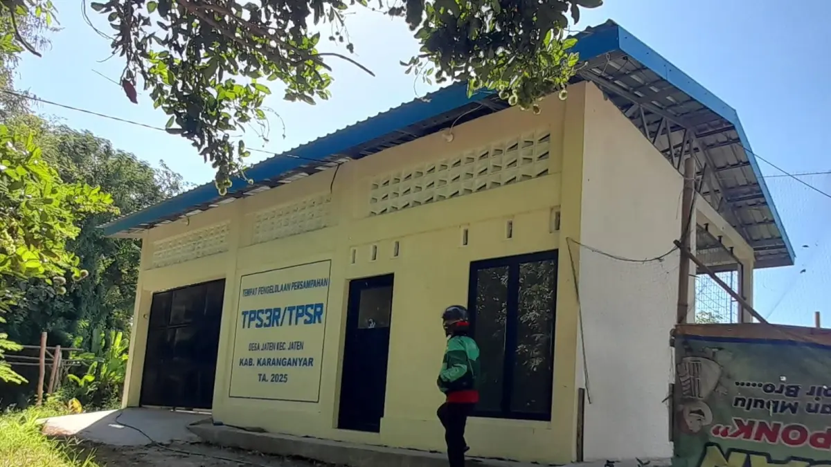 TPS3R di Desa Jaten, Kecamatan Jaten, Karanganyar masih beroperasi. (Rudi Hartono/Radar Solo)