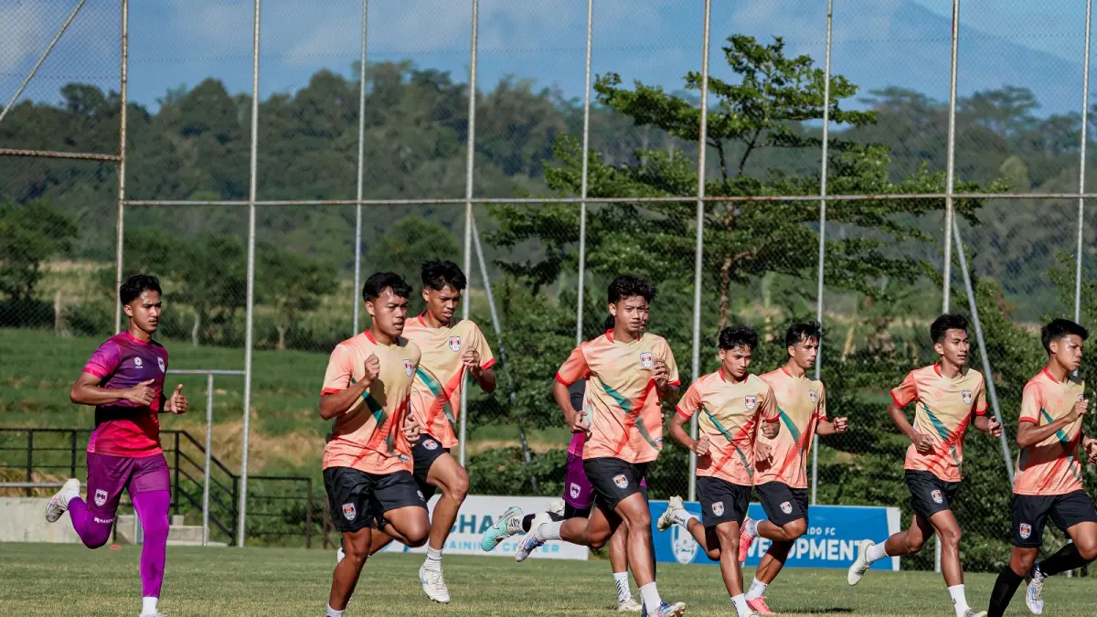Pemain Kendal Tornado FC jalani latihan fisik. (Tim Media Kendal Tornado FC)