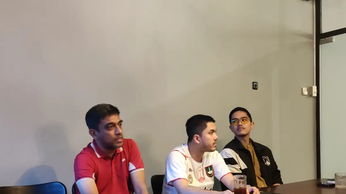 Kaesang Pangarep bersama manajemen Persis Solo menggelar jumpa pers, Sabtu (25/7/2026). (Hernindya Jalu/Radar Solo) 