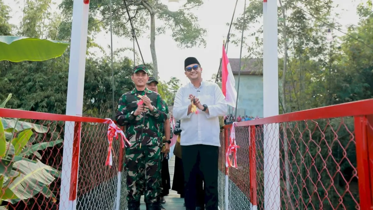 Peresemian Jembatan Perintis Garuda yang menghubungkan Desa Kranggan-Leses, Kecamatan Manisrenggo, Klaten, Kamis (23/7/2026). (Dokumentasi Bagian Prokopim Setda Klaten)