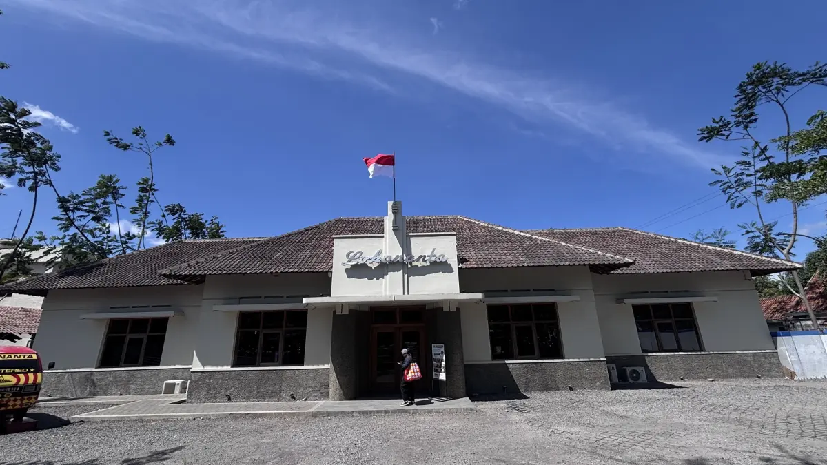 Temuan miras kemasan di Ruang Bahagia Lokananta Solo masih menjadi sorotan. (Arief Budiman/Radar Solo)