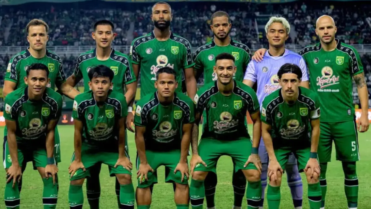Persebaya memburu tiket semifinal Piala Presiden 2026 saat menghadapi PSMS Medan. Bernardo Tavares meminta timnya tak meremehkan lawan. (Dok Persebaya)

 
