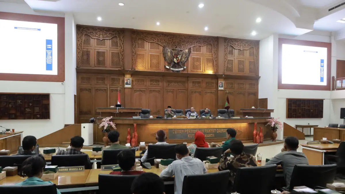 DPRD menerima audiensi dari BEM UNS terkait sampah.