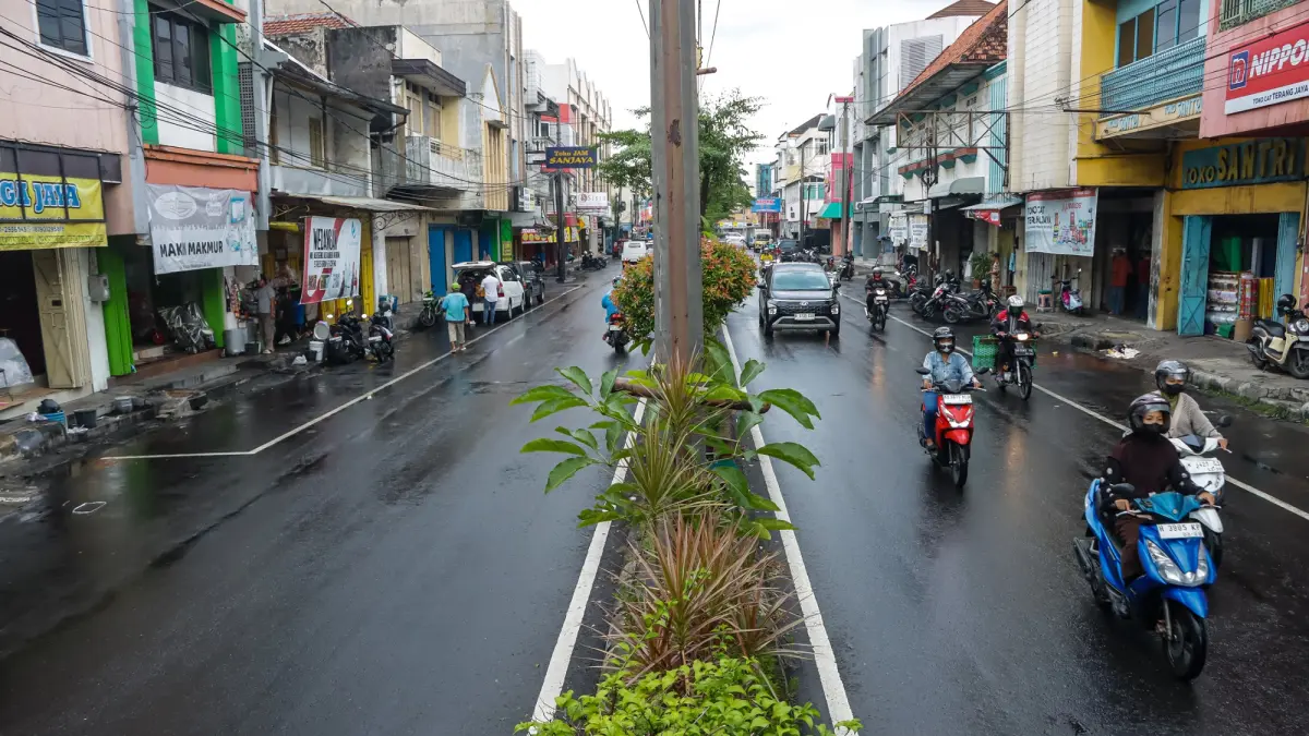 Arus lalu lintas menuju Jalan Yos Sudarso Nonongan Solo mulai ditutup sejak Senin (3/8/2026). (M Ihsan/Radar Solo)