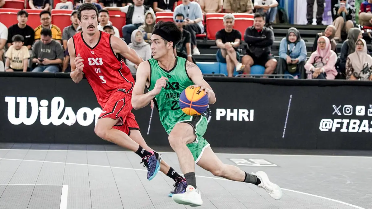DUTA BANGSA: Pebasket asal Kota Solo Justin Jaya Wiyanto saat terjun di ajang di 3x3 Challenger Batam Stop 2026. (Dok. Perbasi)