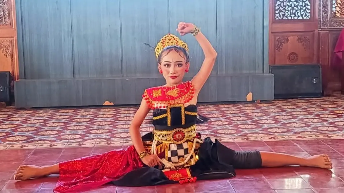  Lomba Tari Tradisional Kreasi Nusantara yang digelar di Rumah Dinas Loji Gandrung, Minggu (2/8/2026). (ALFIDA/RADAR SOLO)