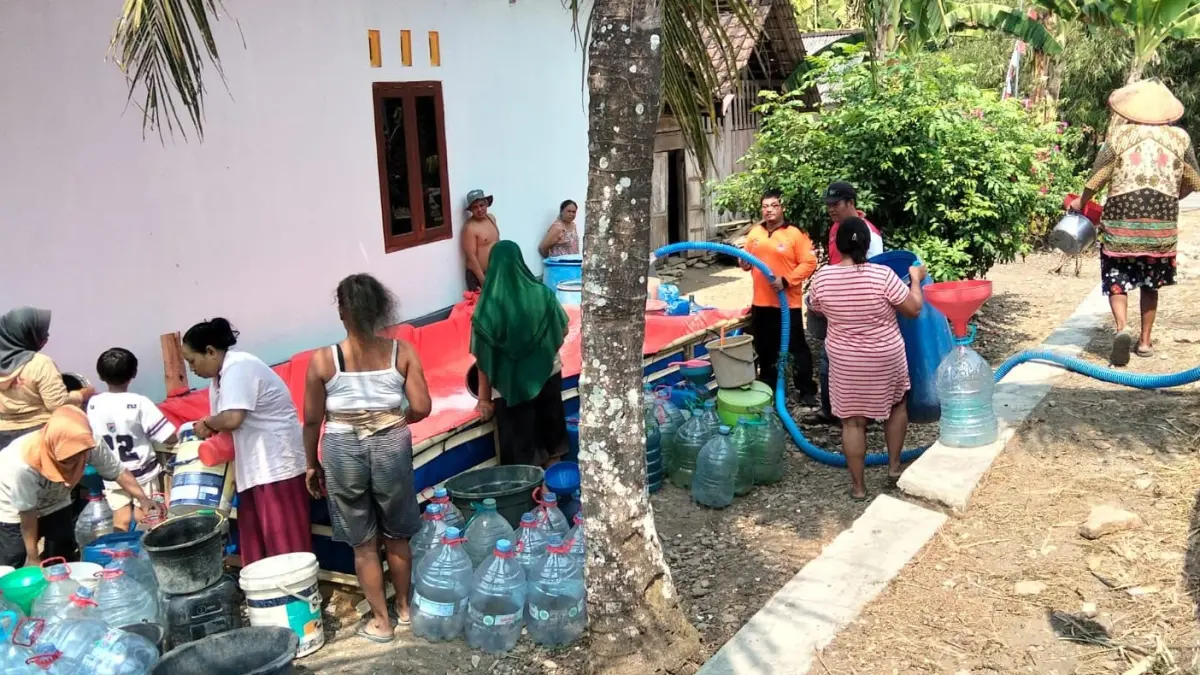 Dropping air bersih oleh BPBD Boyolali di wilayah terdampak kekeringan. (ISTIMEWA)