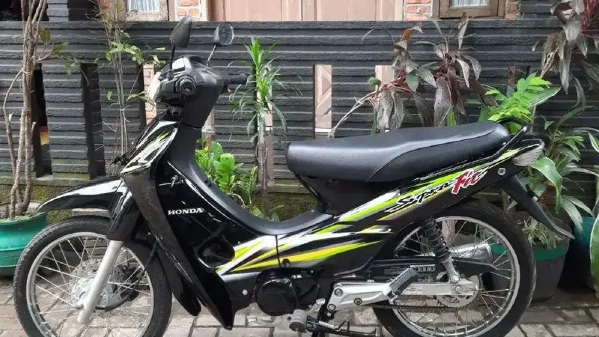 Honda Supra Fit (instagram.com/jhon_clasik)
