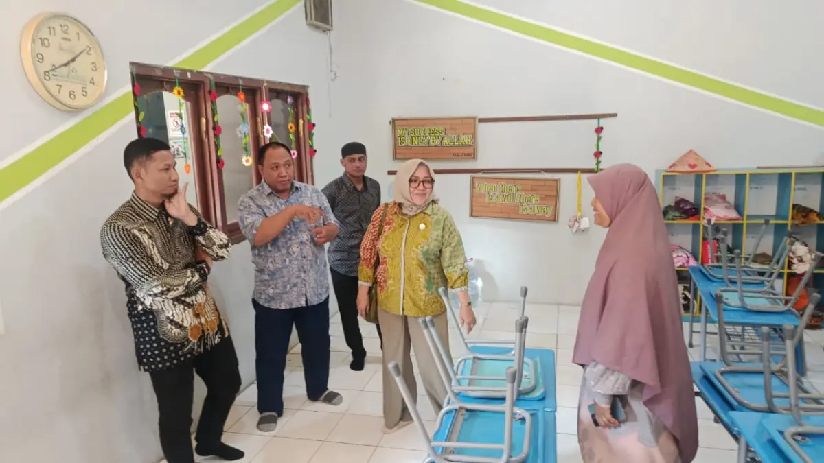 Komisi IV DPRD Solo sidak ke SDII Al Abidin Solo. (Alfida Nurcholisah/Radar Solo)