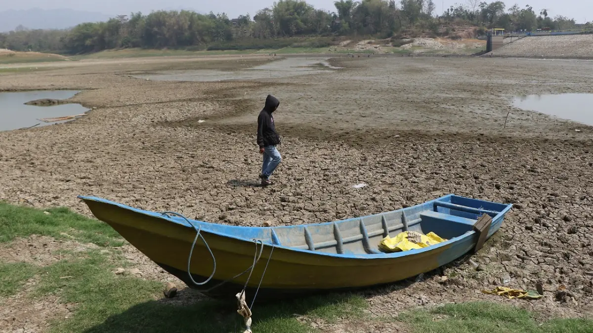 Kondisi Waduk Krisak atau yang populer disebut Waduk Tandon di Desa Pare, Kecamatan Selogiri, Wonogiri yang mulai mengering, Senin (3/8/2026). (ARIEF BUDIMAN/RADAR SOLO) 